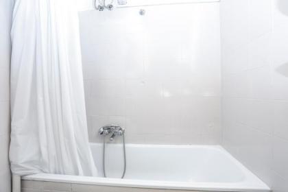 Pantheon Terrace Apartment - image 18