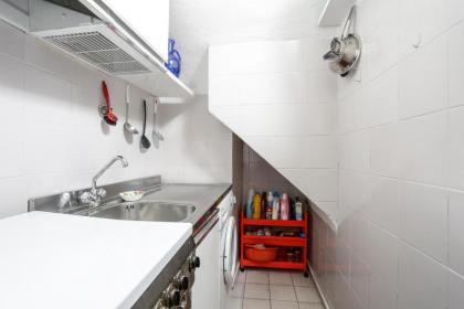 Pantheon Terrace Apartment - image 2