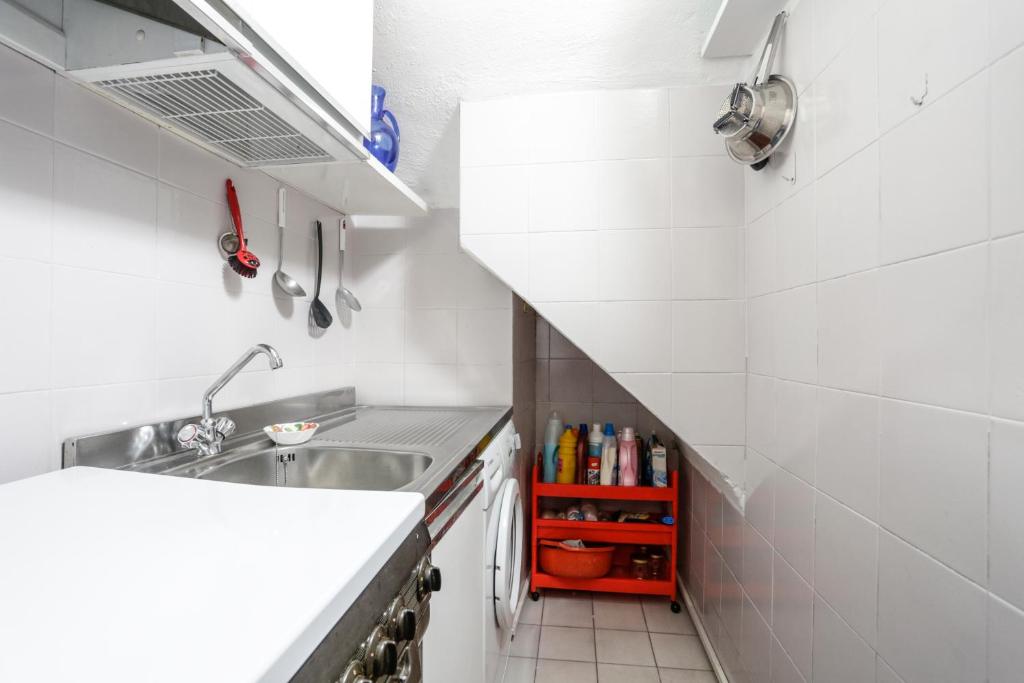 Pantheon Terrace Apartment - image 2