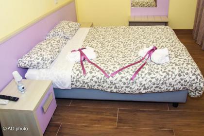 Homesuitehome - image 15