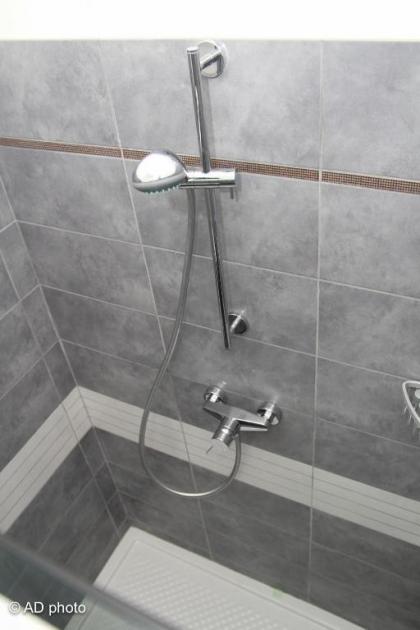Homesuitehome - image 9