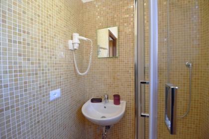 Nice & Warm Rooms - image 10