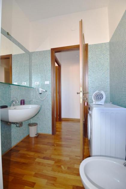 Nice & Warm Rooms - image 5