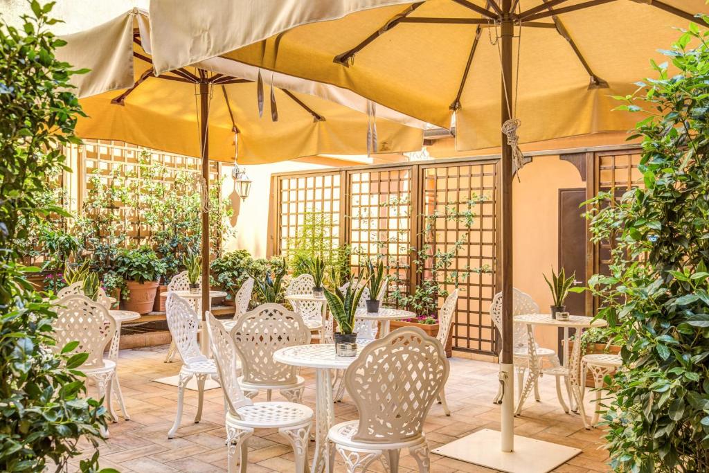 Charme Spagna Boutique Hotel - image 2