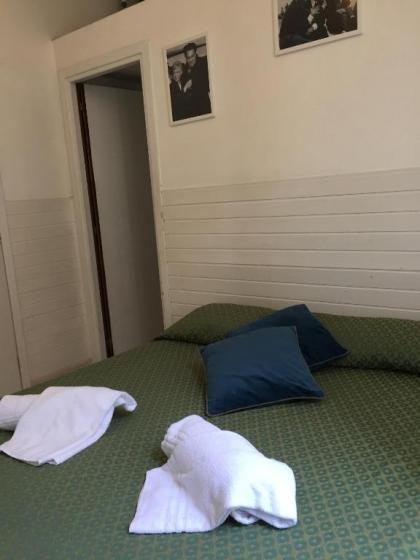 Oscar Rooms - image 7