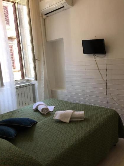 Oscar Rooms - image 8