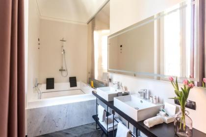 The H'All Tailor Suite Roma - image 13
