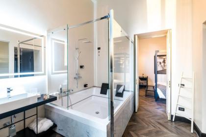 The H'All Tailor Suite Roma - image 5