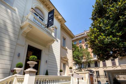 The H'All Tailor Suite Roma - image 9