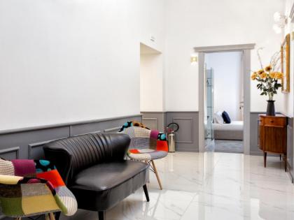 Queen Palace Suites - image 16