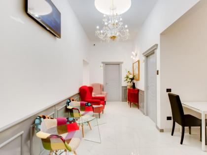 Queen Palace Suites - image 20