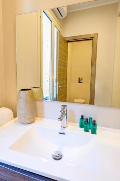 RHS Rienzo Suites - image 16