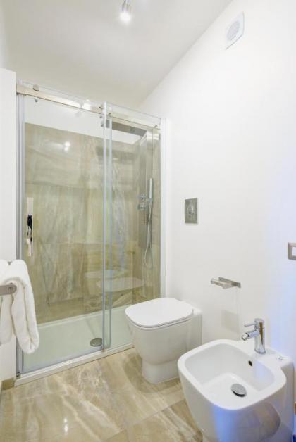 RHS Rienzo Suites - image 19