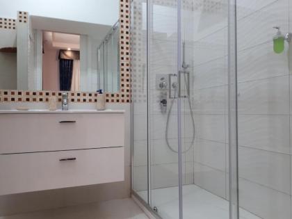 Clodio Rooms - image 11