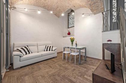 White flat Rione Monti - image 1