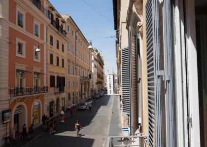 Spagna Boutique - image 15