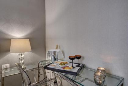 Spagna Boutique - image 19