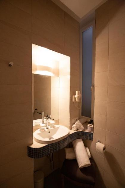 Spagna Boutique - image 7