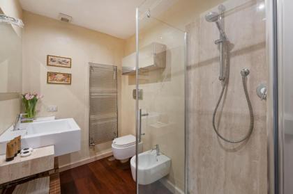 Antique-Modern Flat by Navona Square - image 17