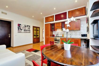 Cozy Leone - My Extra Home - image 10