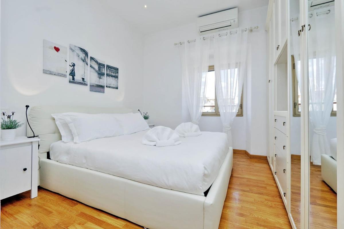 Cozy Leone - My Extra Home - image 6