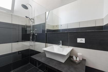 The Imperial Suite - image 19