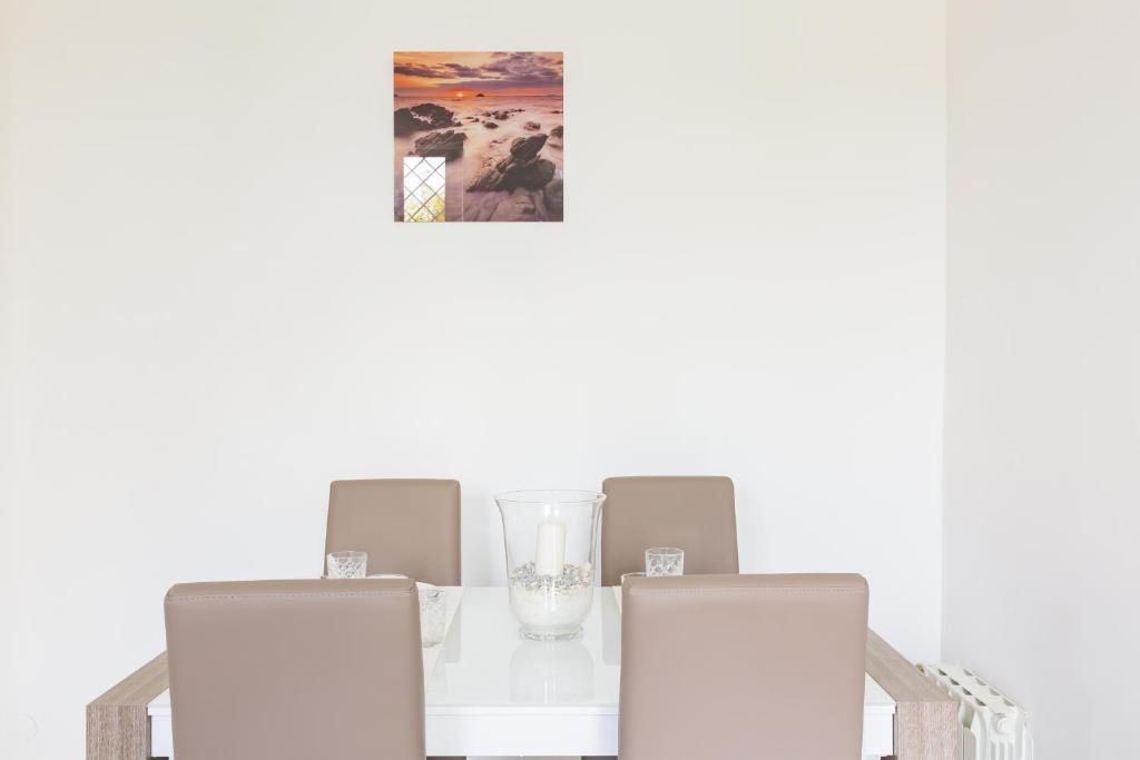 The Imperial Suite - image 2