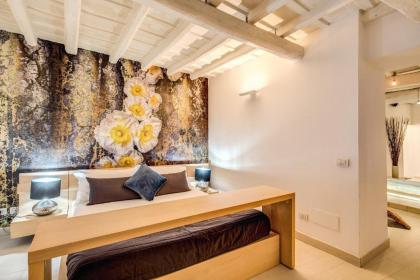 YH Jacuzzi Suite - image 7