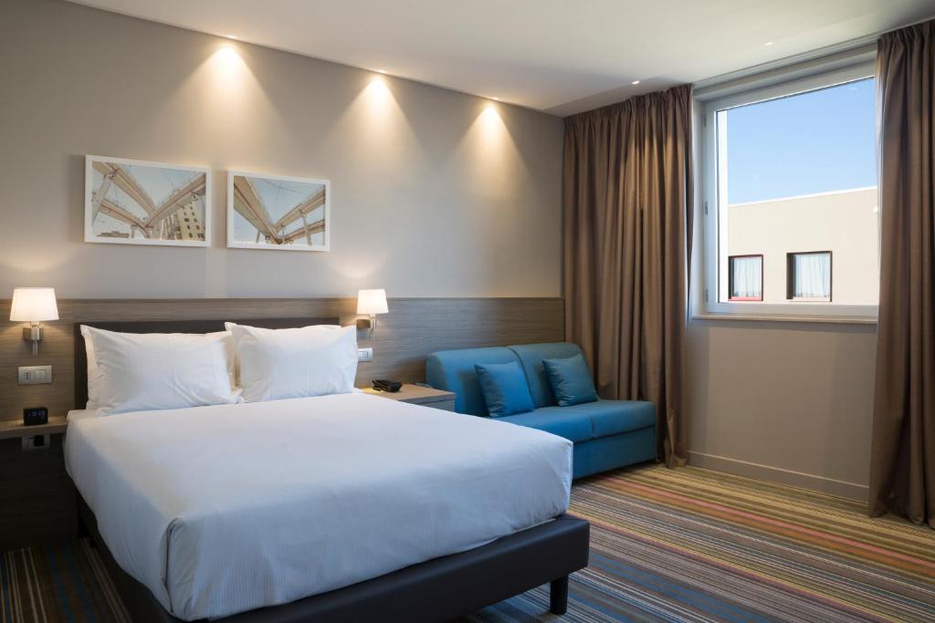 Hampton by Hilton Rome East - main image