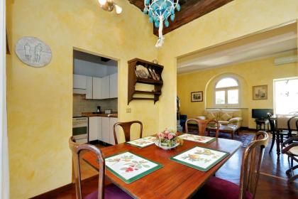 Trevi Comfortable Apartment with Terrace | Romeloft - image 3
