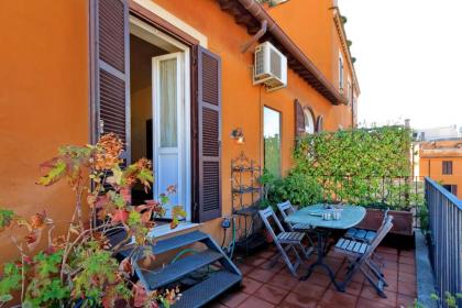Trevi Comfortable Apartment with Terrace | Romeloft - image 6
