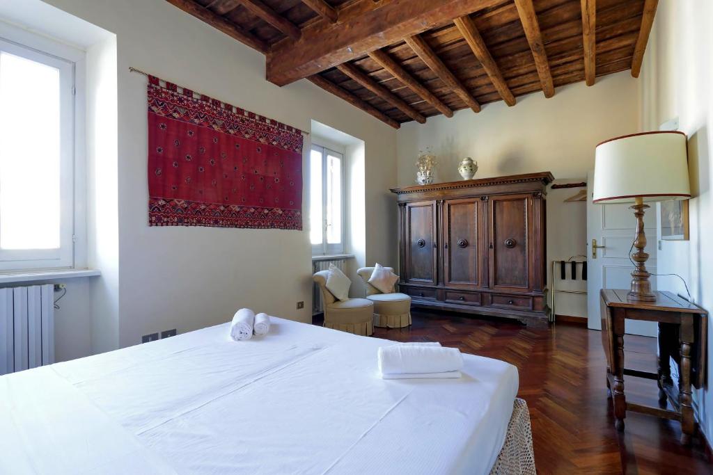 Trevi Comfortable Apartment with Terrace | Romeloft - image 7