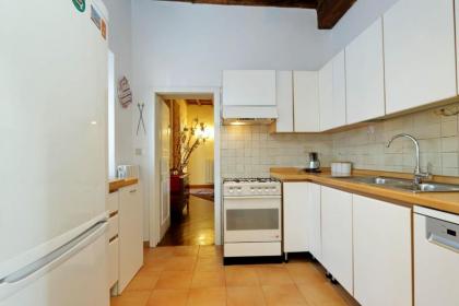 Trevi Comfortable Apartment with Terrace | Romeloft - image 9