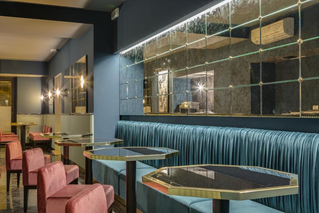 Otivm Hotel - image 3