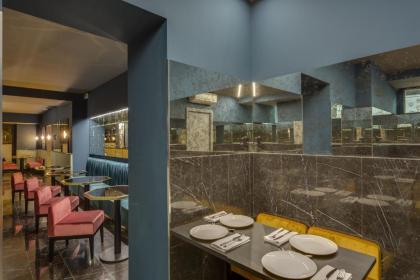Otivm Hotel - image 4