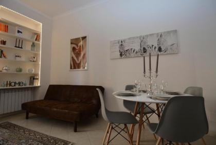 Vatican Corner Family Apartment - image 8