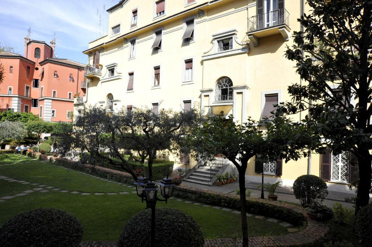 Duke's Apartment - image 2