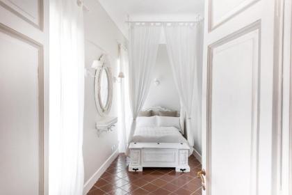 Pantheon Luxury House - image 1