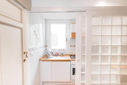Pantheon Luxury House - image 10