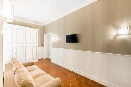 Pantheon Luxury House - image 12