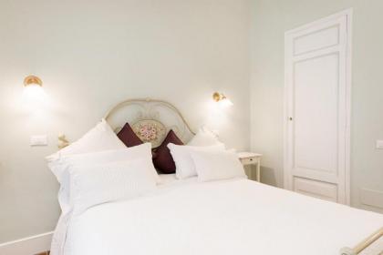 Pantheon Luxury House - image 16