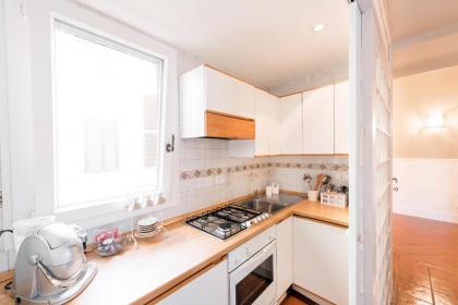 Pantheon Luxury House - image 17