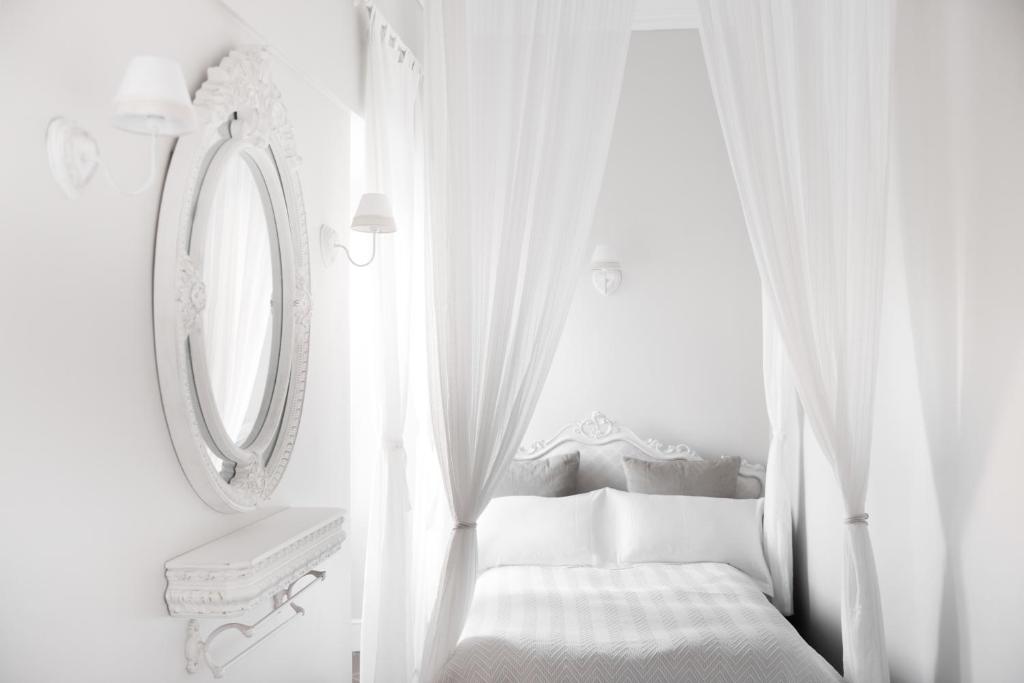 Pantheon Luxury House - image 3