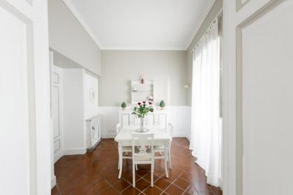 Pantheon Luxury House - image 6