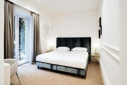 The Shire Hotel - image 2