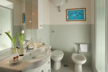 Roma Central Guest House - image 6