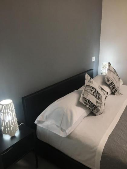 Vatican Central Suites - image 15