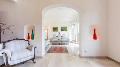 Rental in Rome Colosseo View Luxury - image 8