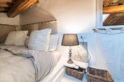 Navona Luxury and Charming Apartment with Terrace - image 11