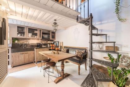 Navona Luxury and Charming Apartment with Terrace - image 2